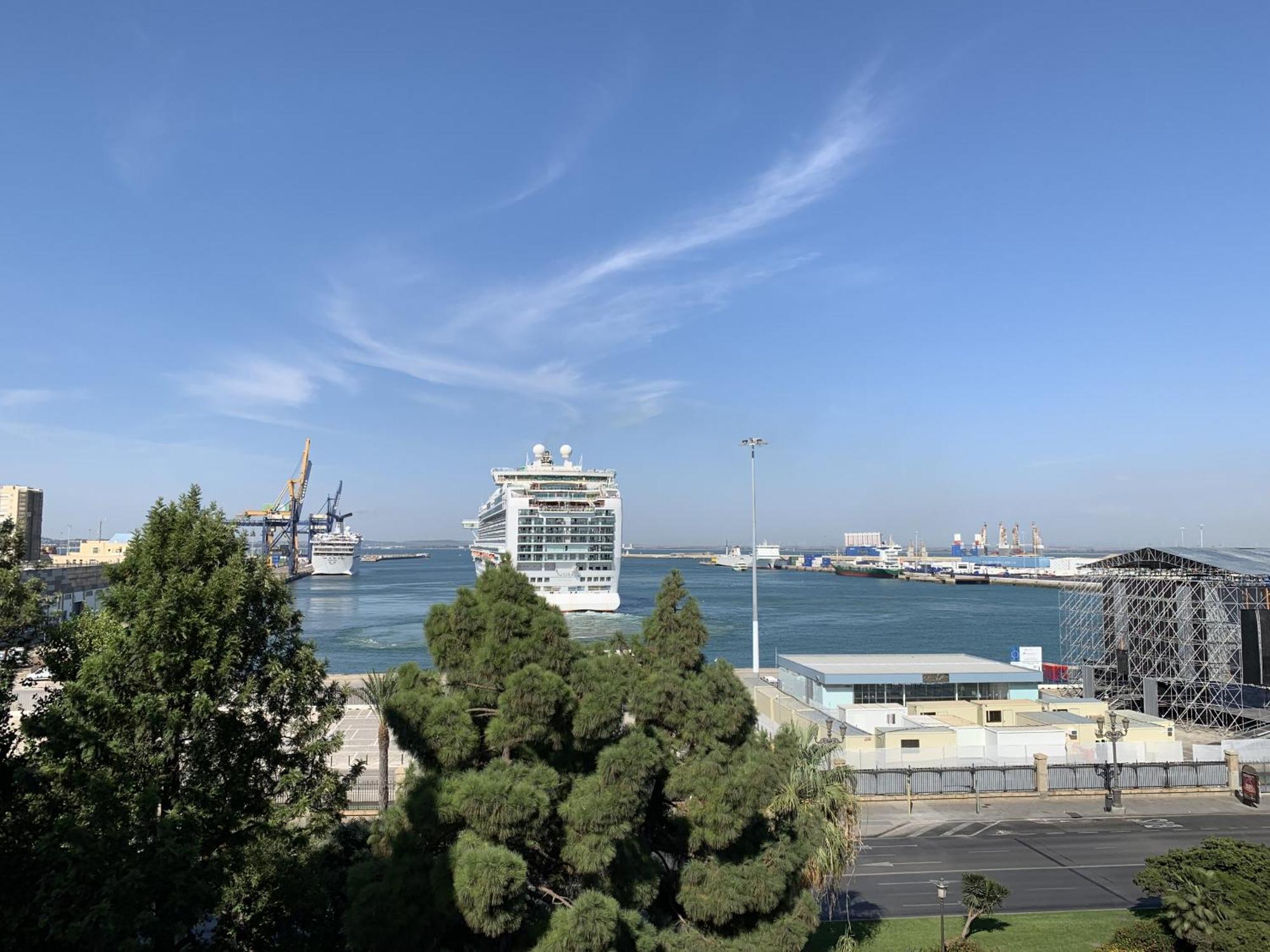 Apartamento Albatro'S Suite Cádiz Exteriör bild